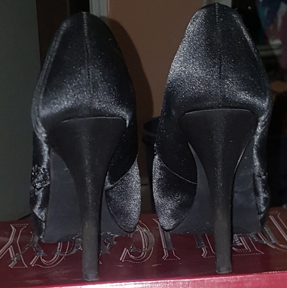 Heels - Picture 6 of 7